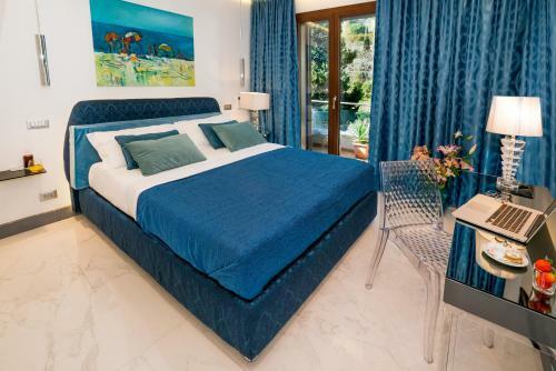 Luxury Beachfront Apartment Taormina Pool And Parking