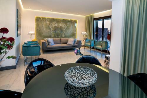 Luxury Beachfront Apartment Taormina Pool And Parking