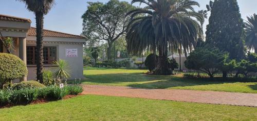 Bed & Breakfast Life Tours & Accommodation