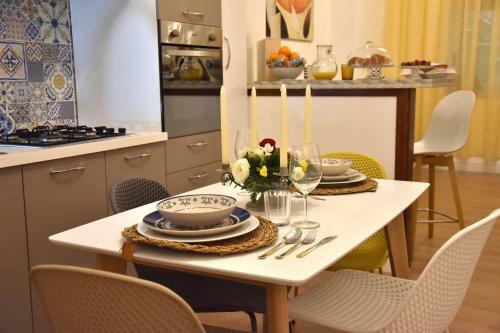 Gloden House Apartments