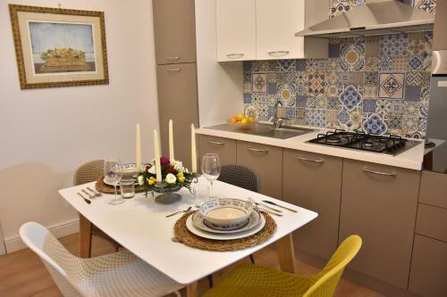 Gloden House Apartments