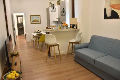 Gloden House Apartments