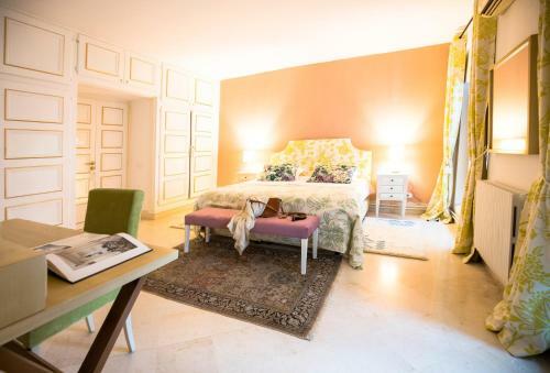 Hostal La Demeure