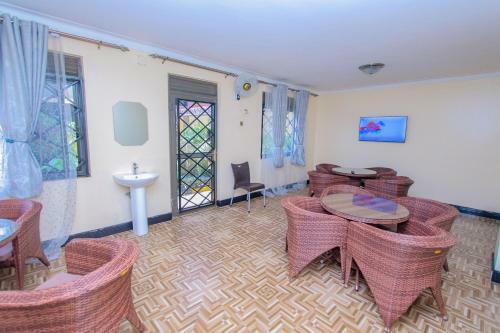 Bed & Breakfast Mbale Emperor's Motel