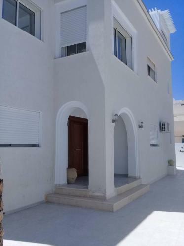 Villa Avec Piscine � 400m De La Plage
