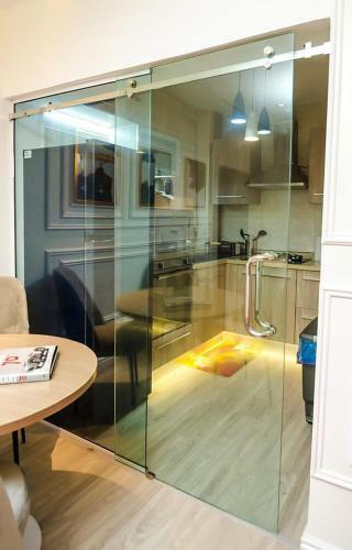 Modern 1 Bedroom Apartment