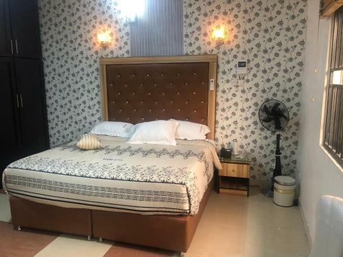 Hotel De? Bakers Suites