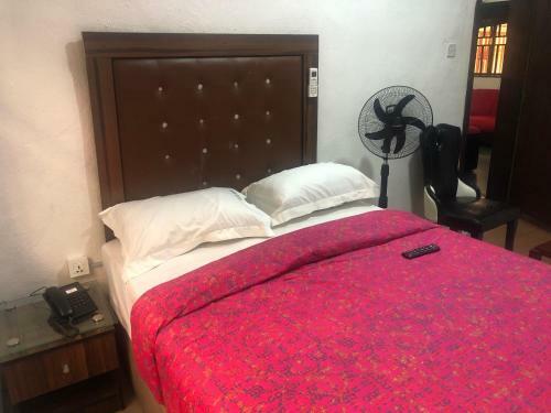 Hotel De? Bakers Suites