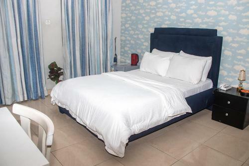 Bed & Breakfast Loomzy Suites Royal