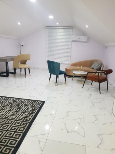 Hotel Executive Home Extension