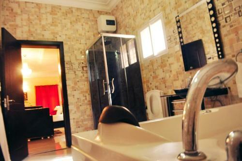 Hotel J Gibson Suites