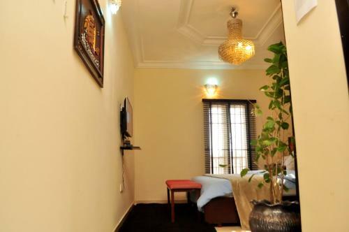 Hotel J Gibson Suites