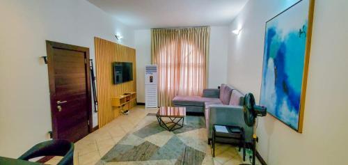 Lovely 2 Bedroom Apartment