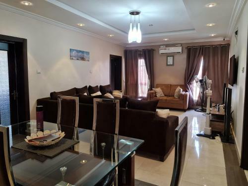 Apartamento Lovely 3-bedroom Around Ogba, Ikeja, Lagos.