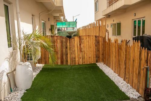 Apartamento New Listing Elegant 3 Bedroom Semi-detached Duplex With Bbq