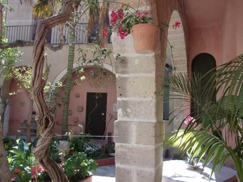 Apartamento Antica Corte Delle Ninfee, Historical Private Villa