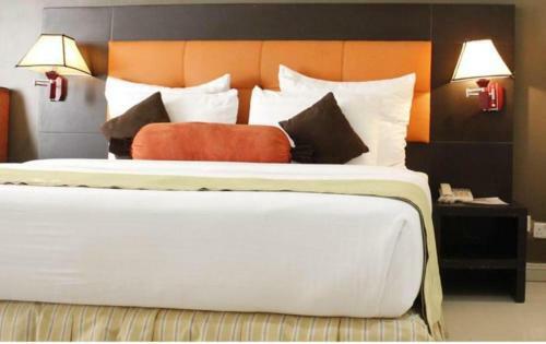 Oakspring Hotel & Luxury Suites