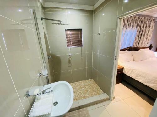 Hostal River Valley Guest House