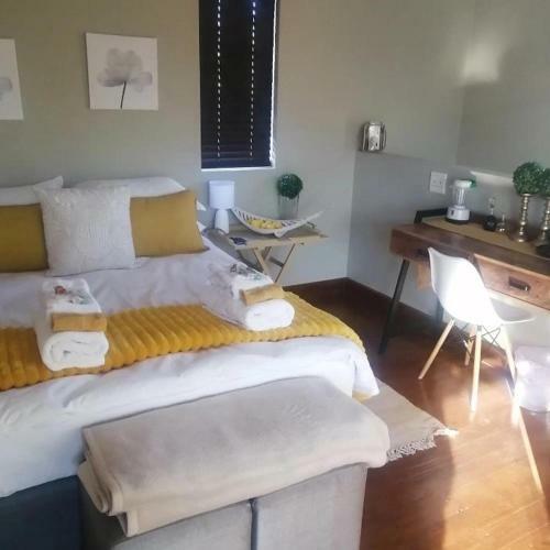 Hostal Petal Place Guest Cottages