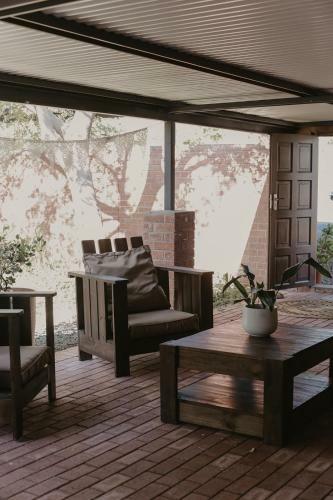 Hostal Villa Rose Guesthouse & Venue
