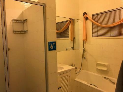 Hostal Glenmore Guesthouse