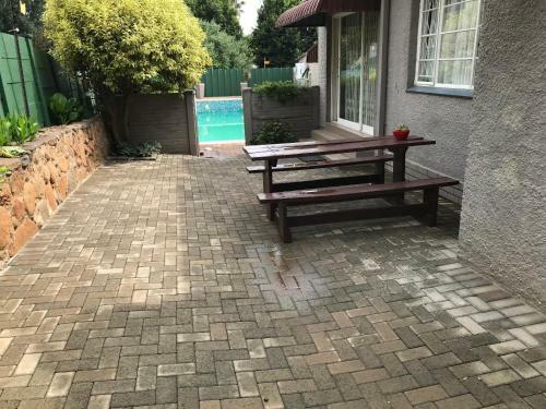 Hostal Glenmore Guesthouse