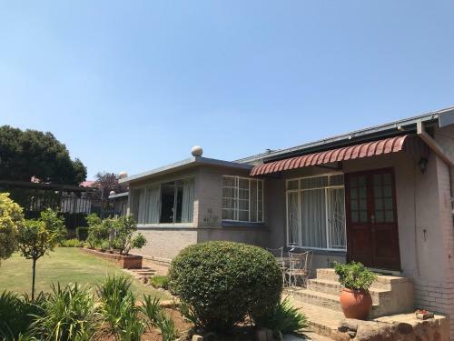 Hostal Glenmore Guesthouse