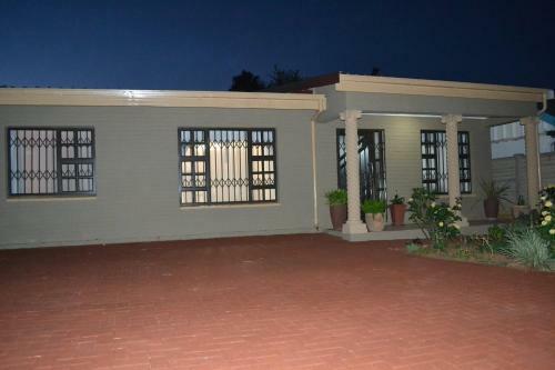 Hostal Leago Guesthouse