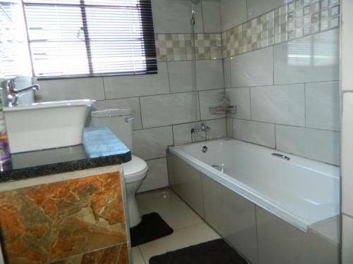 Hostal Sgobolo Guest House