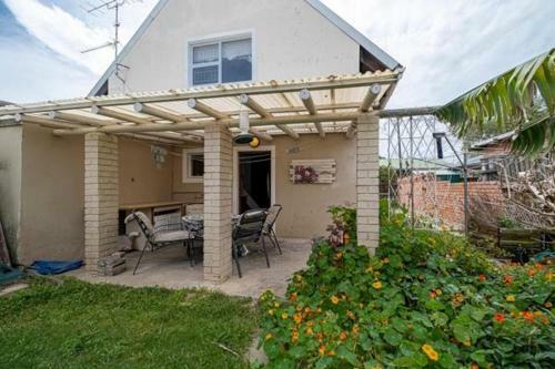 Apartamento Ianinyathi?s Self Catering