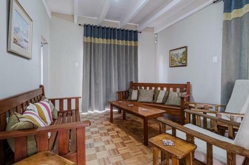 Apartamento Ianinyathi?s Self Catering