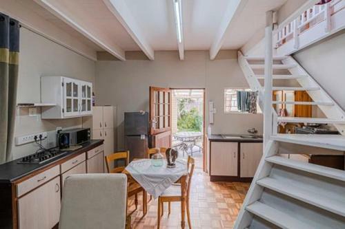 Apartamento Ianinyathi?s Self Catering