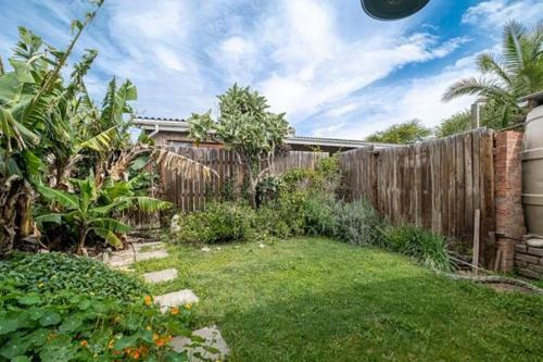 Apartamento Ianinyathi?s Self Catering