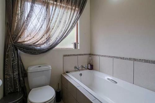 Apartamento Ianinyathi?s Self Catering