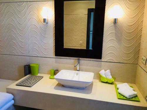 Well Located Apartment In Casablanca- 12 Mo Internet- Netflix