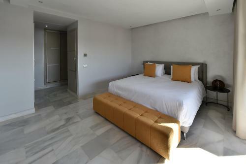 Le Yacht Suites Hotel