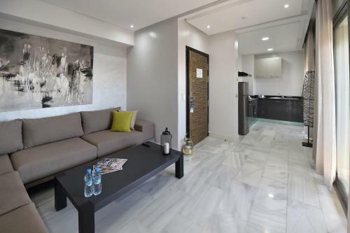 Le Yacht Suites Hotel