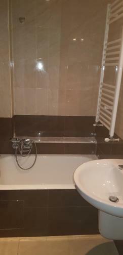 New Stylish And Spacious Apartment At Berges Du Lac 2 Tunis