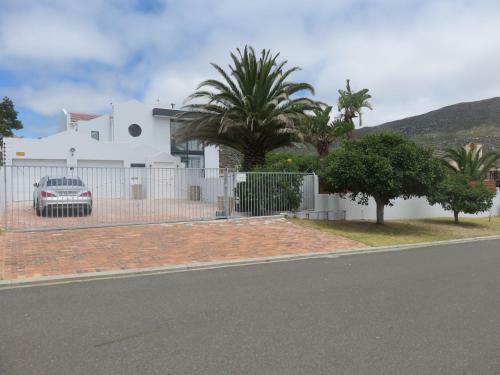 Cape White Villa