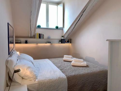 Cozy And Quiet Rooftop Apartment In Turin