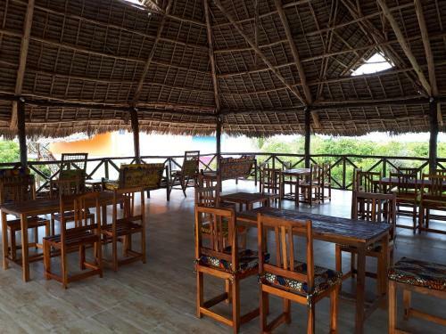 Lodge Jua Peponi