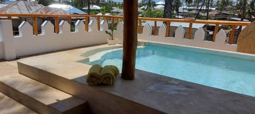 Moyo Top Floor Apartment