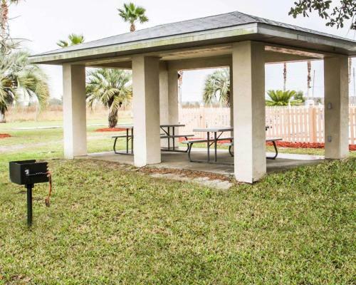 Hotel Rodeway Inn & Suites Haines City