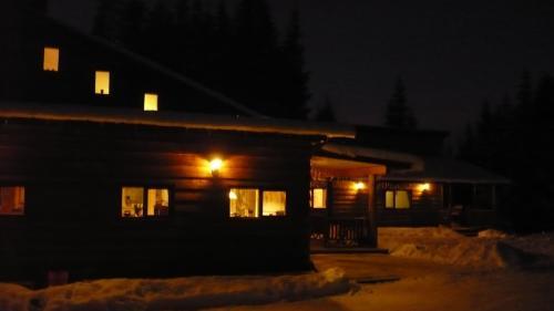 Shames Country Lodge
