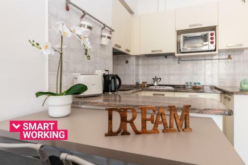 Nice And Cozy Apartment In Crocetta