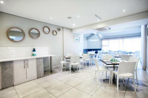 Marine Lodge