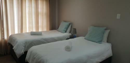 Bed & Breakfast 6 On Western Guest House