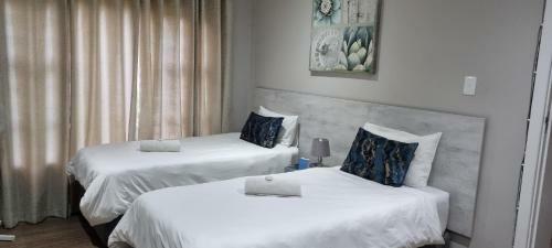 Bed & Breakfast 6 On Western Guest House