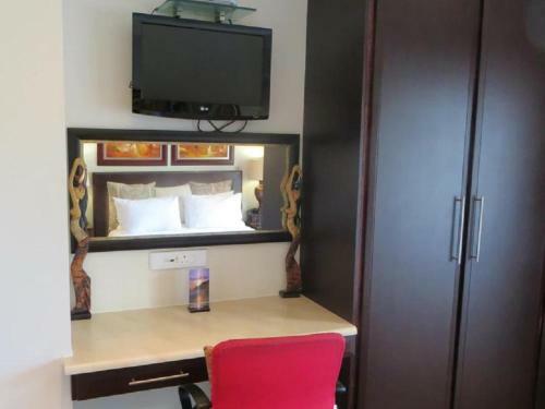 Harvest Weavers Hotel