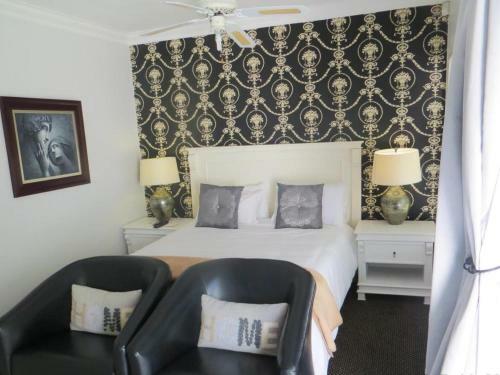 Harvest Weavers Hotel